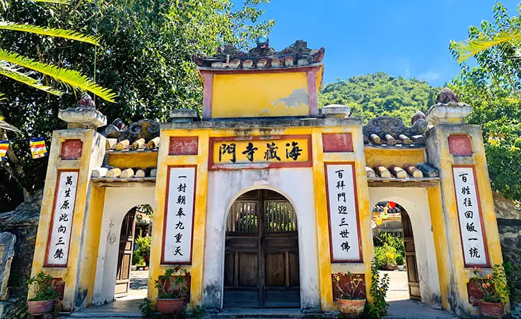 Hai Tang Pagoda